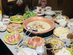 -阿婆情腊排骨火锅·野生菌季(古城旗舰店)