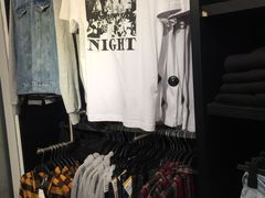 -H&M(鹏欣水游城店)