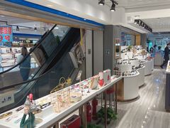 -宏宇眼镜蔡司依视路折扣店(兆佳眼镜城店)