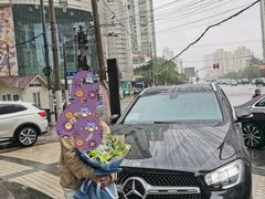 -上海星瀚奔驰4S店(长寿路店)