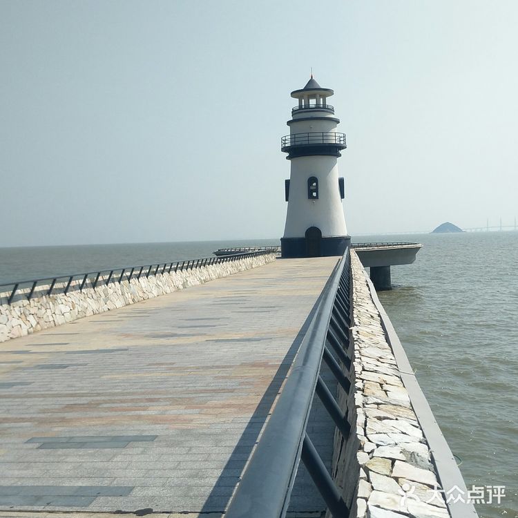 珠海市区的海滨浴场，不仅拥有着大沙滩