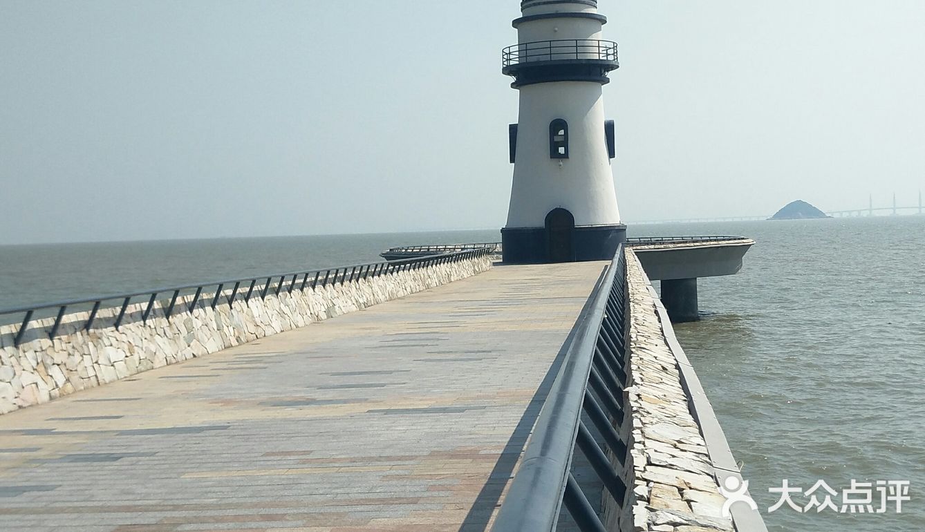 珠海市区的海滨浴场，不仅拥有着大沙滩