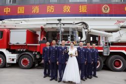 -挪娅婚纱摄影皇家会所