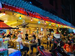 -J Daeng Seafood