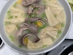 -景月阁空中食府(希尔顿酒店)