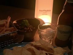 -FOUR PLAY BAR