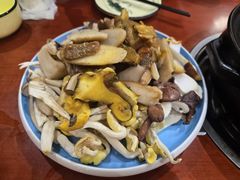 -菌之家·专业纯野生菌火锅·特色炒菌
