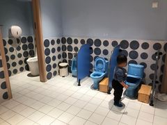 -小门牙好性格托育(北外滩中心)