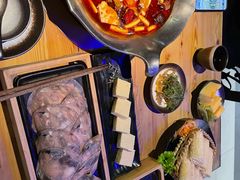 -湊湊火锅·茶憩(杭州湖滨银泰in77店)