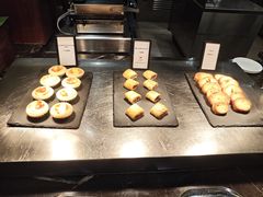 -广州万富希尔顿酒店·感趣自助餐厅·金秋蟹宴生蚝海鲜刺身