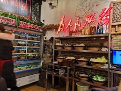 面包甜点陈列柜-巴渝老街印象生活麻辣烫(华宇·北城中央汇店)