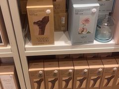 -名创优品(北京新中关购物中心地铁层店)