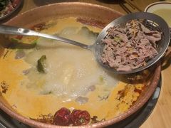 -洱火云南酸菜牛肉火锅(石景山当代商城店)