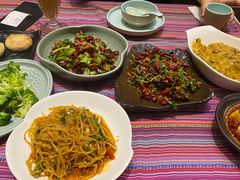 -香巴拉云南餐厅(华莱坞店)