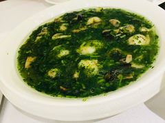 荠菜双菇烩大虾-老人和饭店(淮海中路店)