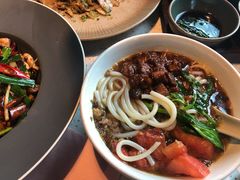 小锅米线-半山腰·云南菜(侨福芳草地店)