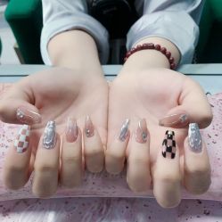 -桃子的美甲店