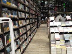 -钟书阁(群光广场店)