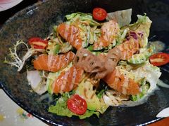 牛油果三文鱼沙拉-白石的深夜食堂(大上海店)
