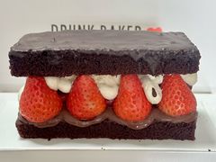 草莓提拉米苏黑巧磅蛋糕-DRUNK BAKER(上海恒丰路店)
