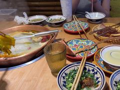 -洱火云南酸菜牛肉火锅(石景山当代商城店)