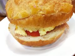 Big&nbsp;men菠萝包-澳门陈光记烧味饭店(南京德基广场店)