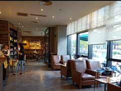 大堂-星巴克(济南美莲广场店)