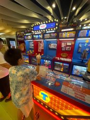 -玩童会芝麻街奇趣乐园(世博源店)