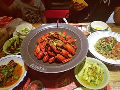 大锅油焖虾-有间虾铺·经典湘菜·小龙虾(新梦店)