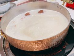 -洪氏嗨捞·广东猪肚鸡·椰子鸡火锅(西咸万象城店)