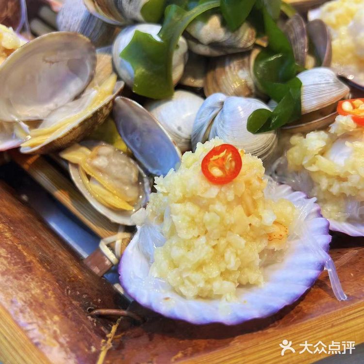 定西路人气尚蒸燚蒸汽海鲜，黄金面包蟹回味无穷