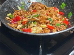 -东口码头·烧鸽子·鱼头泡饼·地方菜(金鹰悦城店)