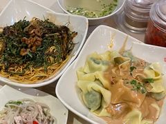 芝麻酱拌荠菜鲜肉馄饨-东泰祥生煎馆(重庆北路店)