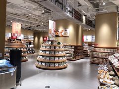 -七鲜超市(瑞虹天地太阳宫店)