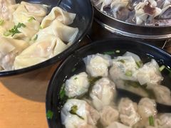 蛋黄鲜肉大馄饨-真真鲜馄饨店(启蒙路店)