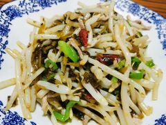 太湖芦苇根炒肉丝-呼吸森林·生态农庄农家乐私房菜