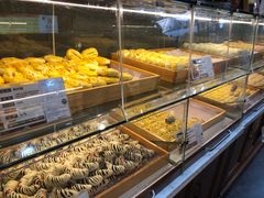 面包甜点陈列柜-清真全盛斋传统糕点(西羊市店)