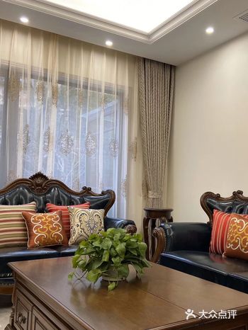 一般建议与装潢公司签订半包合同，事前对单价