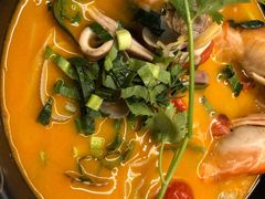 酸辣冬阴功海鲜汤檬粉-美奈小馆·东南亚菜(福田星河COCO Park店)