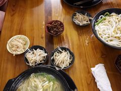 -丽虹云南过桥米线(兴工街店)