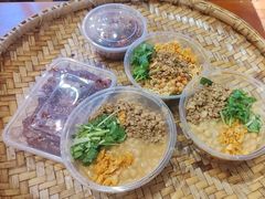 -爆炸头阿姨小四川正宗川味小吃(无任何分店)