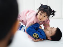 -菠萝格斗巴西柔术训练馆