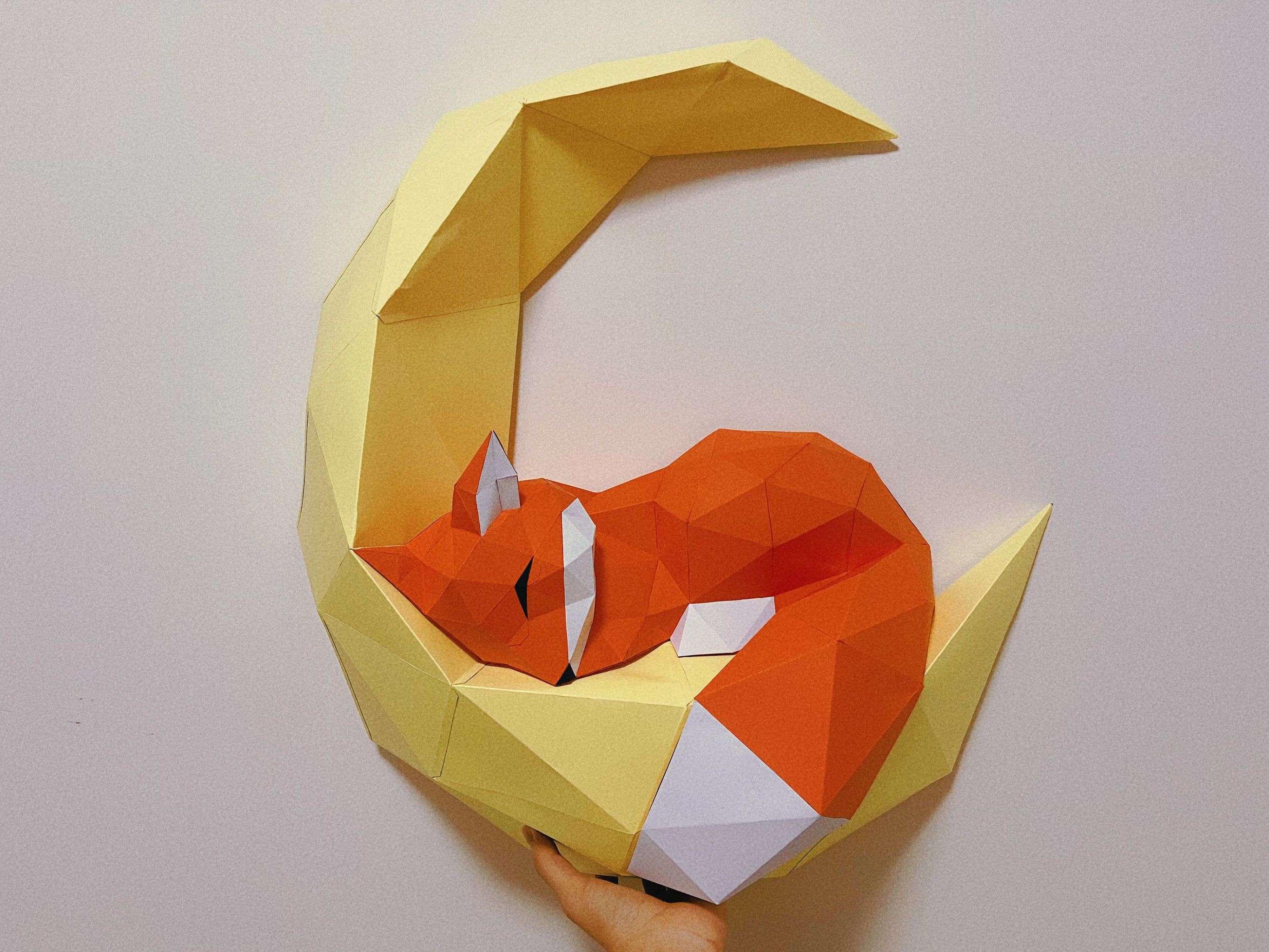 手掌上的折纸艺术