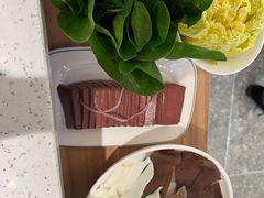 毛肚黄喉双拼-三人行骨头王火锅(长寿店)