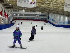 -乔波室内滑雪场