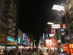 -六合夜市
