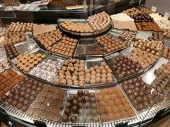 -Laderach 莱德拉(上海环贸iapm店)