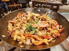 -富正毅三下锅·湘西韵味(天门山索道店)