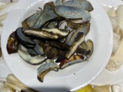 -菌之家·专业纯野生菌火锅·特色炒菌