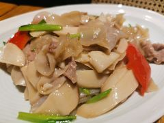 杏鲍菇竹耳爽肉片-十三式重庆江湖菜(金茂览秀城店)